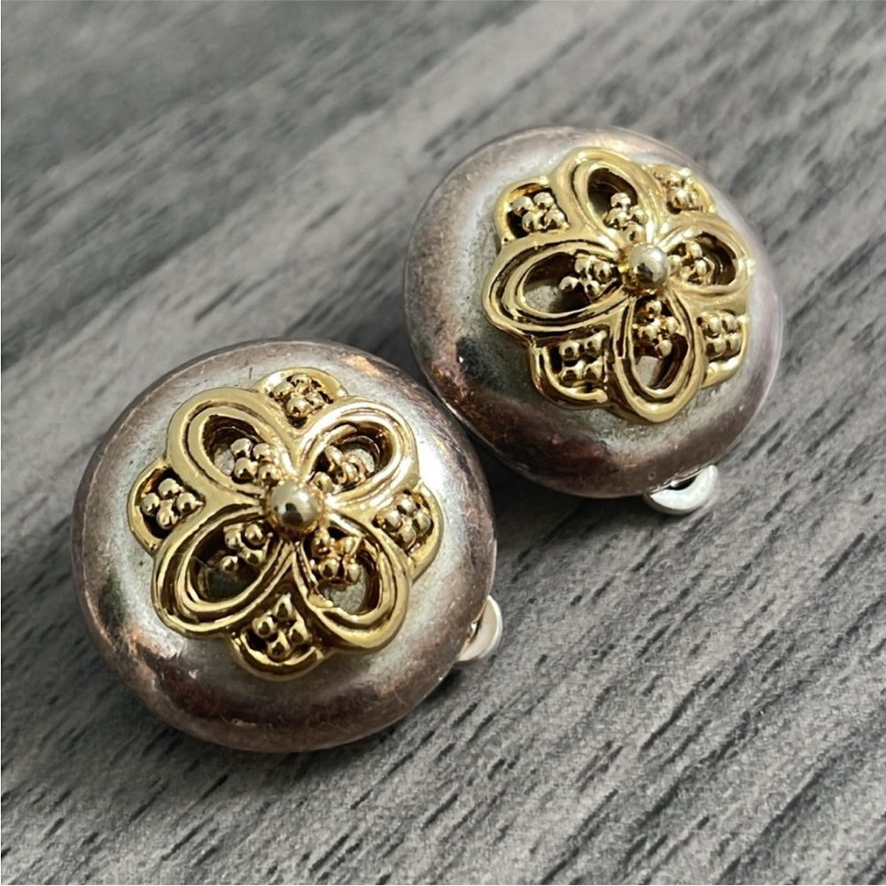 💥LAST CHANCE💥 Vintage Oscar de la Renta Silver Gold Tone Floral Clip On Earrings